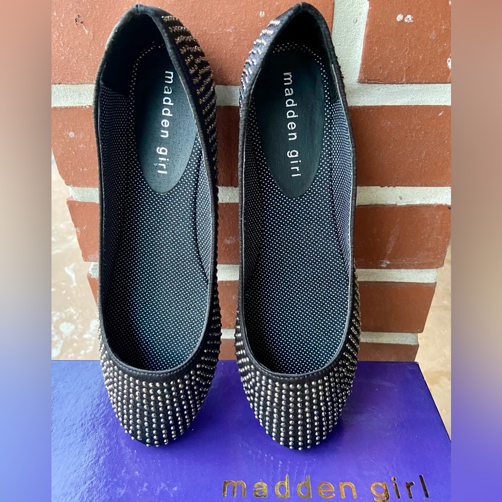 CUTE BLING FLATS!  BLACK BALLET FLATS — CLEAR RHINESTONES —NEW IN BOX — SIZE 7.5